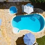 Zaira Villa