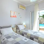Villa Zaira *