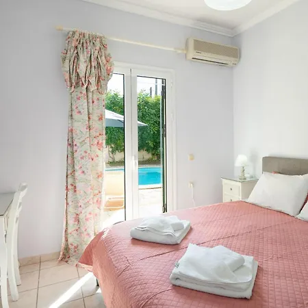 Zaira Villa Halikounas